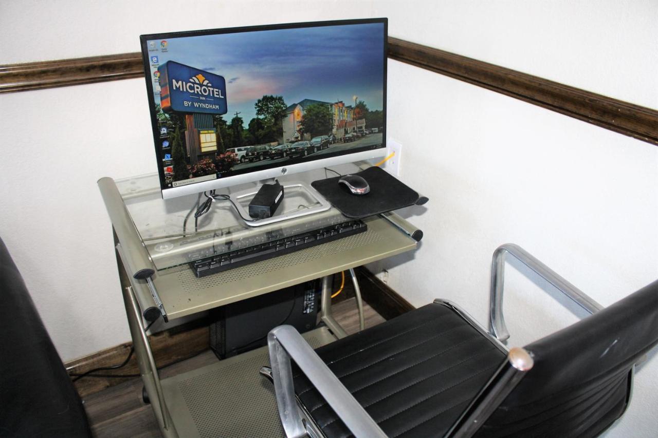 Microtel By Wyndham Atlanta Airport Hotel *