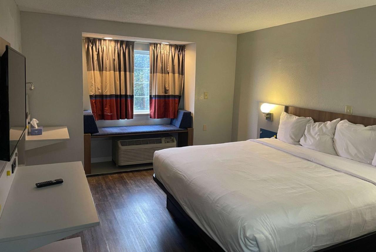 Microtel By Wyndham Atlanta Airport Hotel *