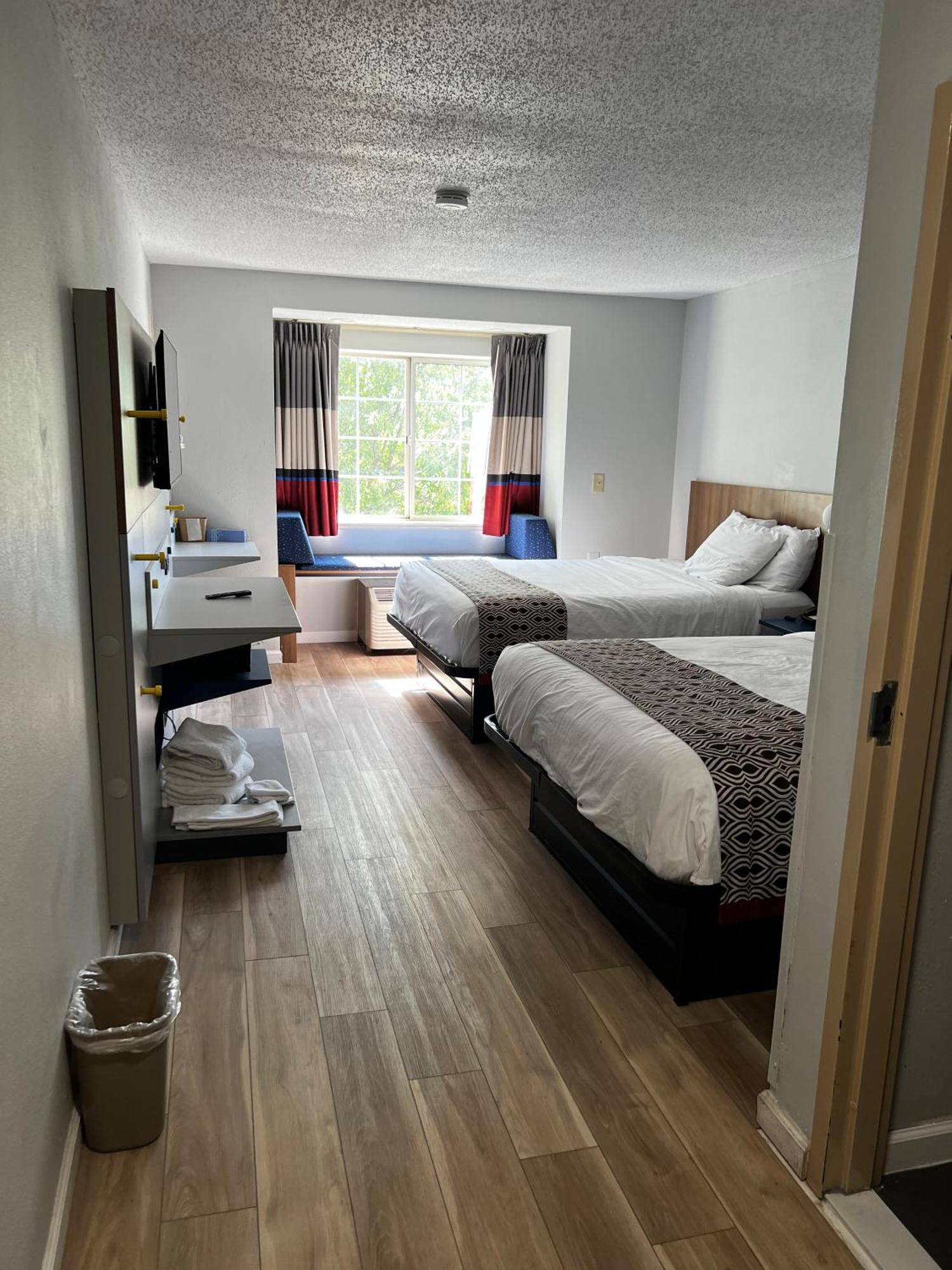 Microtel By Wyndham Atlanta Airport * College Park