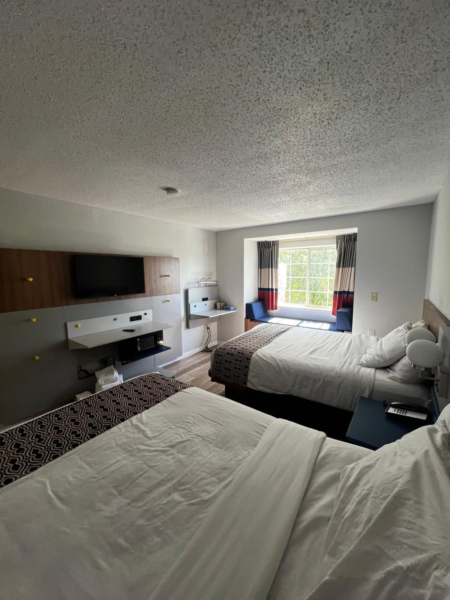 Microtel By Wyndham Atlanta Airport Hotel College Park