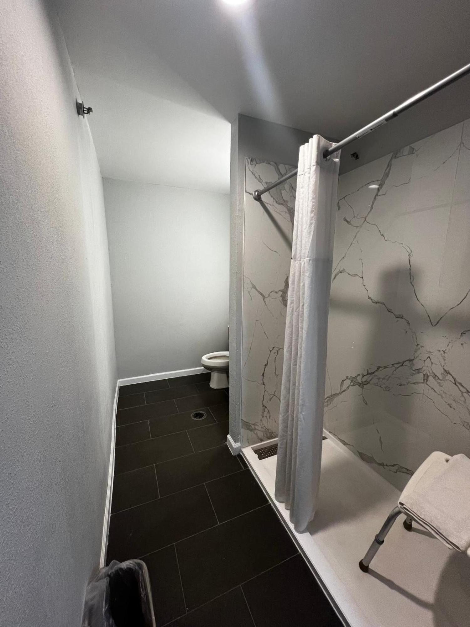 Microtel By Wyndham Atlanta Airport Hotel *