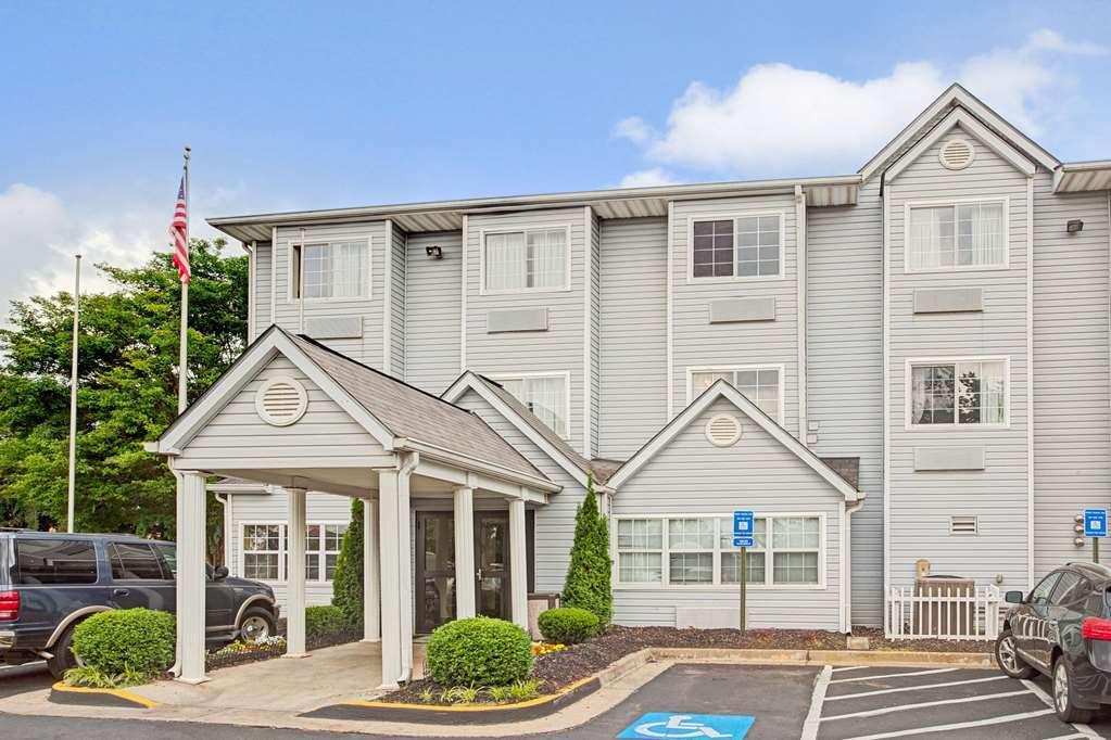 Microtel By Wyndham Atlanta Airport Hotel College Park