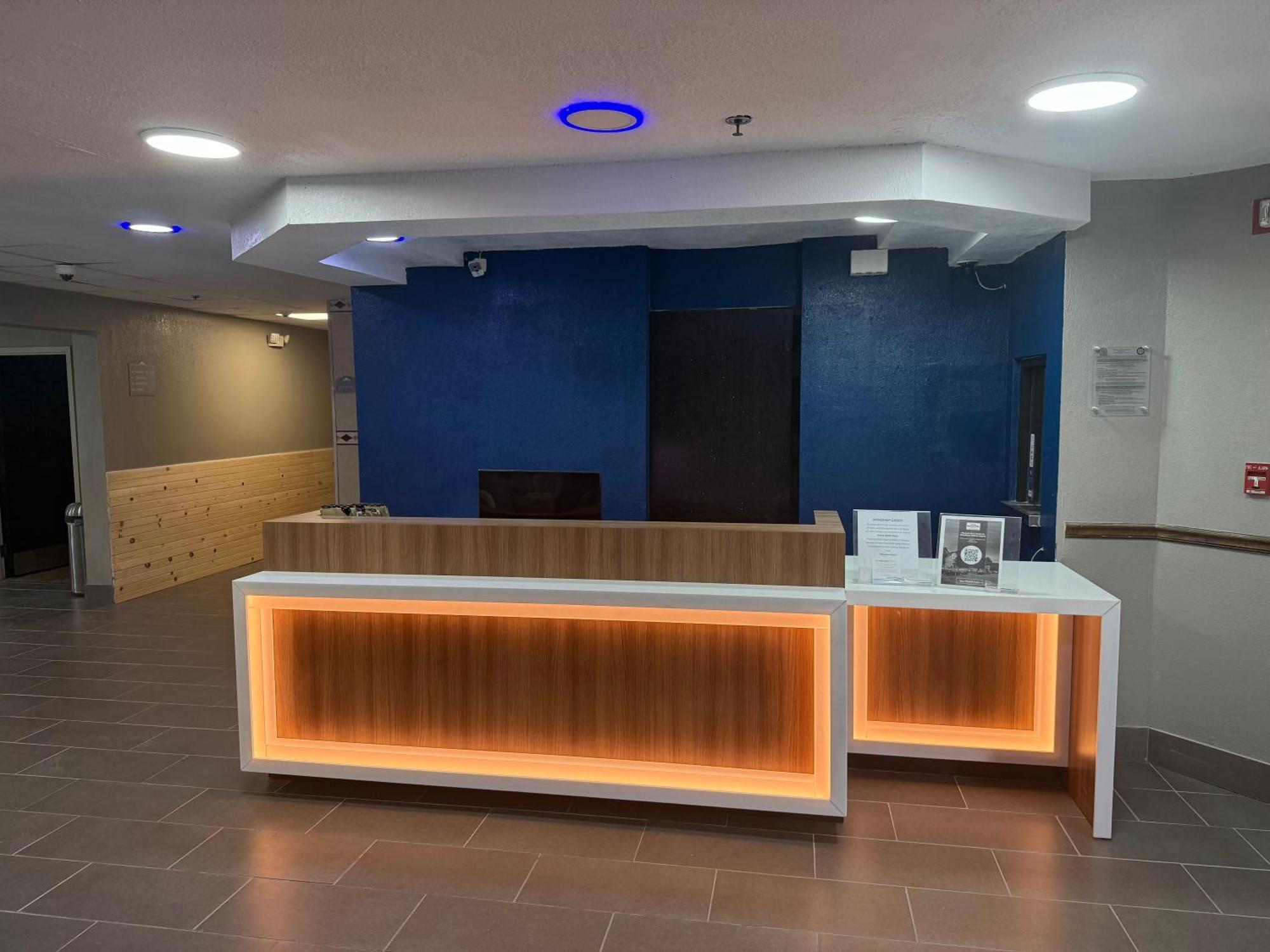 Hotel Microtel By Wyndham Atlanta Airport College Park