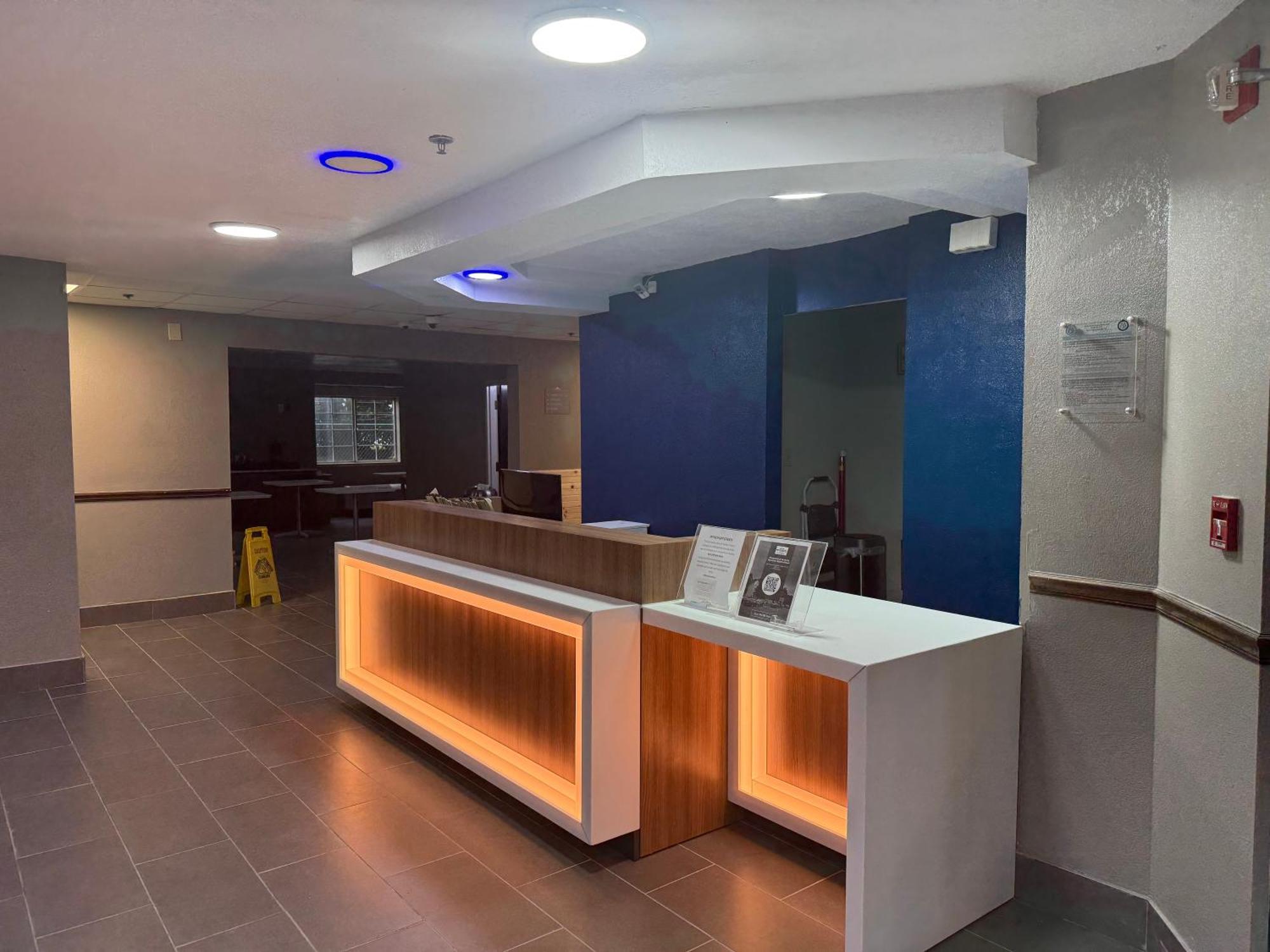 Microtel By Wyndham Atlanta Airport *