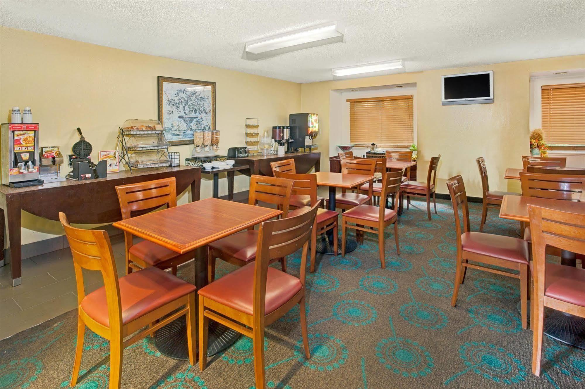 Hotel Microtel By Wyndham Atlanta Airport