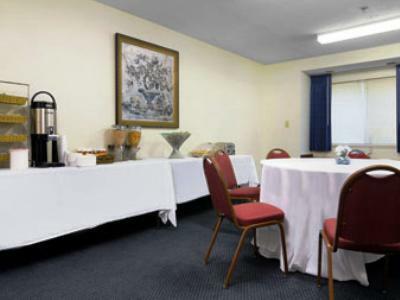 Microtel By Wyndham Atlanta Airport Hotel